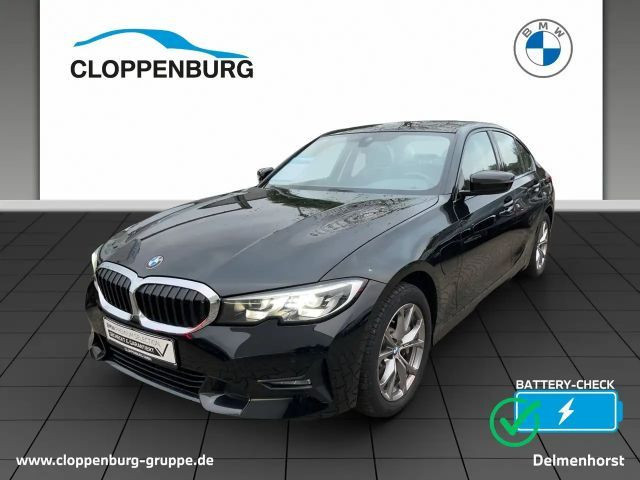 BMW 3 Serie 330 Sport Line Sedan 330e