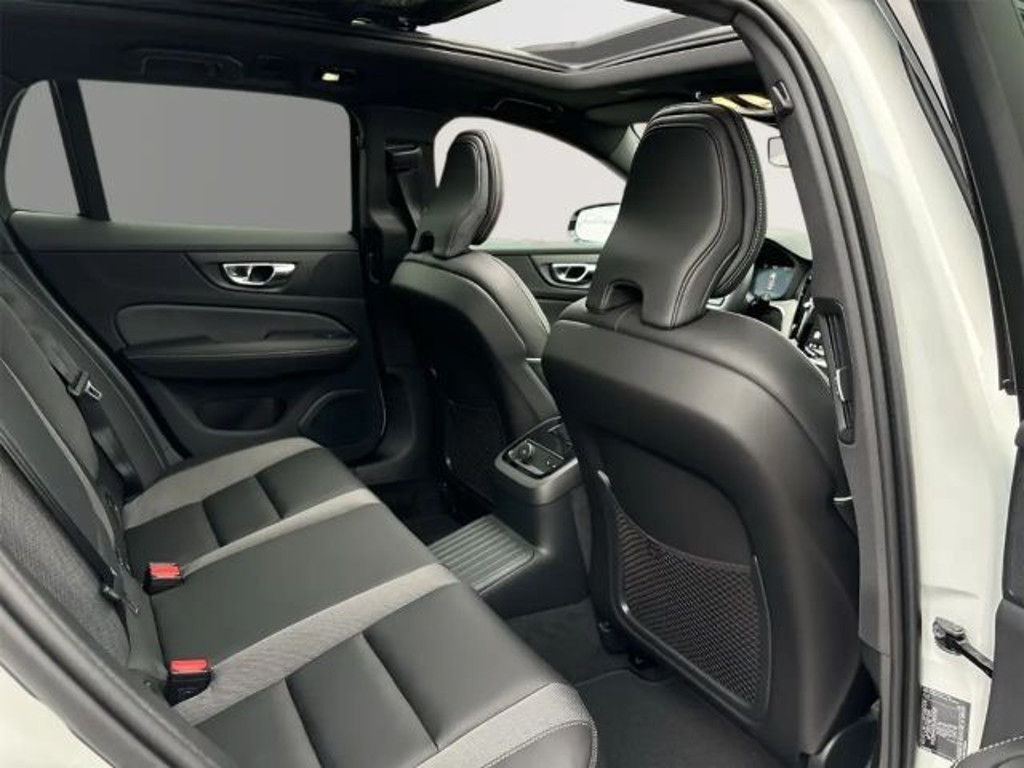 Volvo V60 AWD T6 Hybrid Recharge Plus Dark