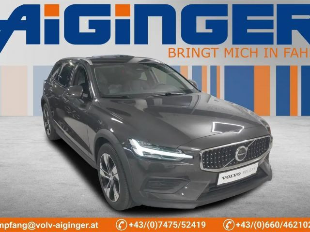 Volvo V60 Cross Country AWD Plus Bright