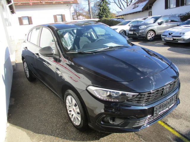 Fiat Tipo 1.5 GSE Hybrid Automatik, Klima, Bluetooth