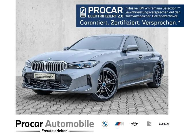 BMW 3 Serie 330 M-Sport xDrive Sedan 330e