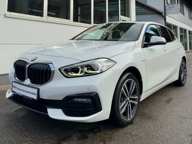 BMW 1 Serie 120 xDrive Sport Line Sedan 120d