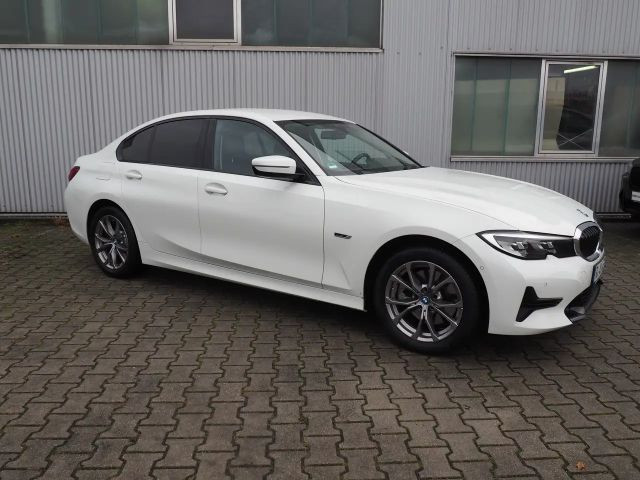 BMW 3 Serie 320 Sport Line Sedan 320e