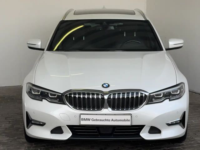 BMW 3 Serie 320 Luxury Line Touring