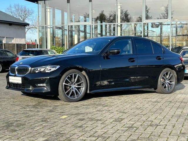 BMW 3 Serie 320 Sport Line Sedan 320i