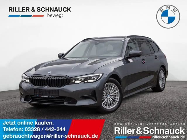 BMW 3 Serie 330 xDrive Sport Line Touring 330i