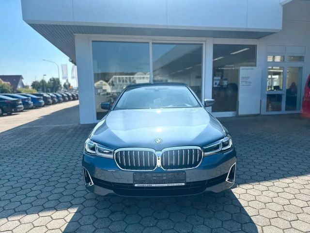 BMW 5 Serie 530 Luxury Line xDrive Sedan 530e