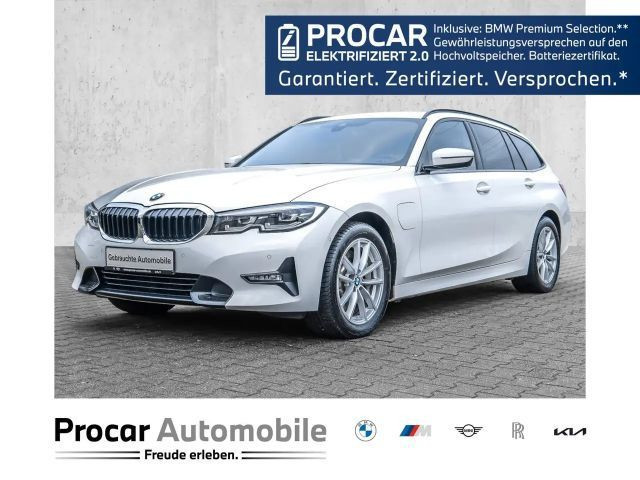 BMW 3 Serie 330 Sport Line Touring 330e