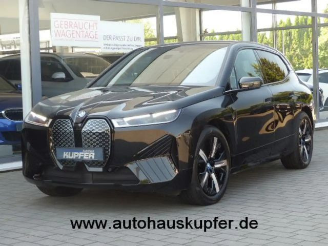 BMW iX xDrive50