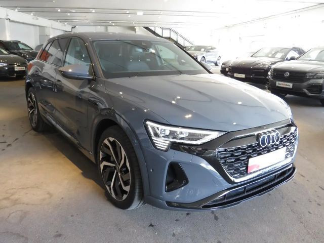 Audi Q8 e-tron Quattro Business 55