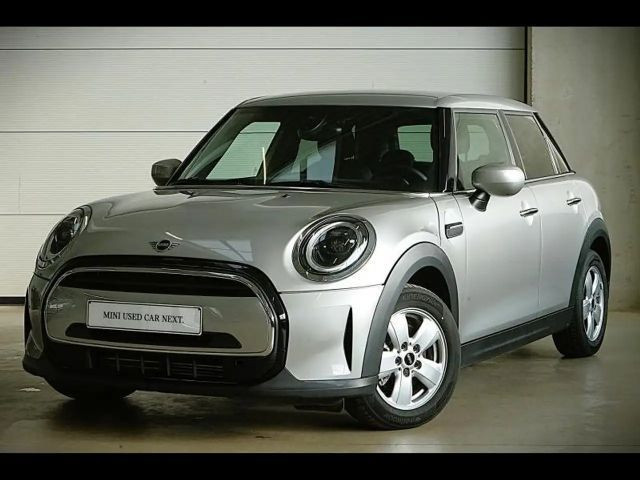 Mini Cooper AUTOMAAT - LED - NAVI