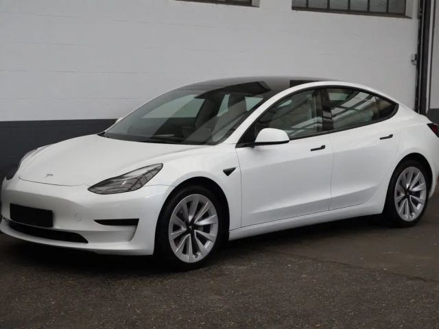 Tesla Model 3 Standard Range