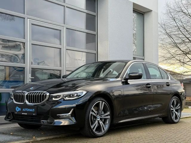 BMW 3 Serie 330 Luxury Line xDrive Sedan 330e