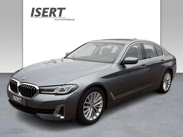 BMW 5 Serie 530 Luxury Line xDrive Sedan 530d