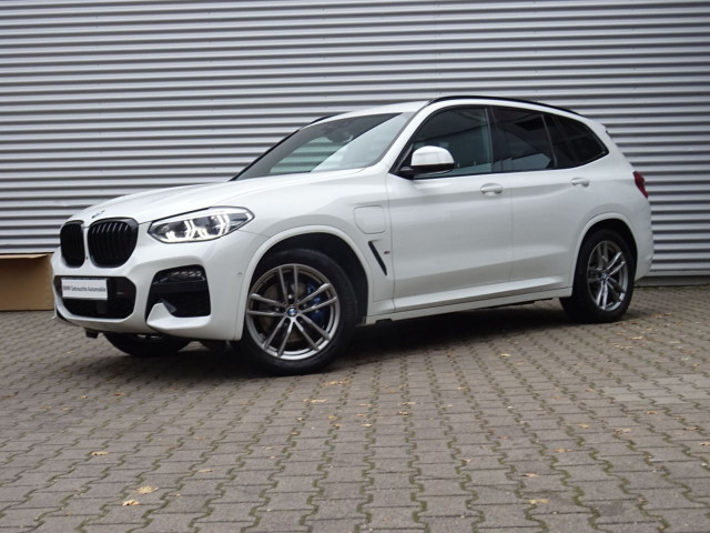 BMW X3 xDrive30e