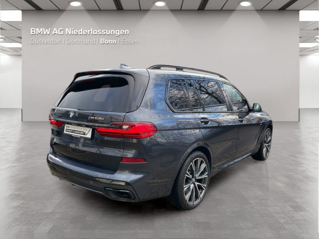 BMW X7 M50i