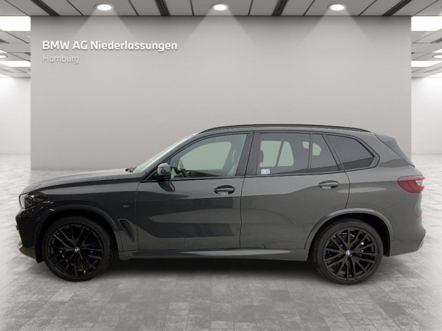 BMW X5 M50i