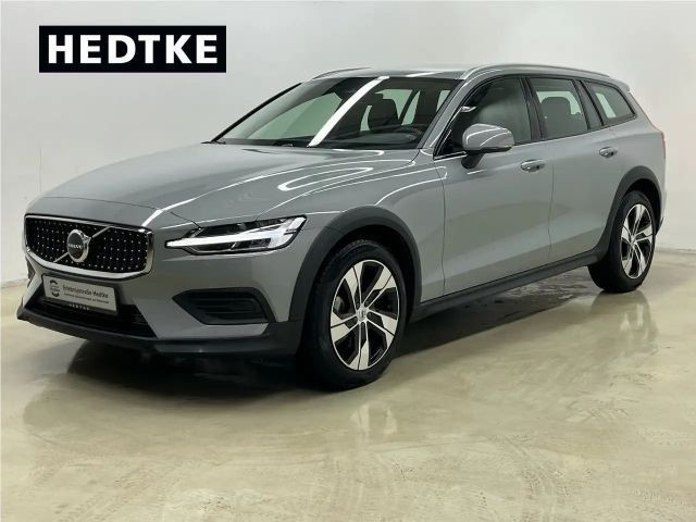 Volvo V60 Cross Country AWD Plus