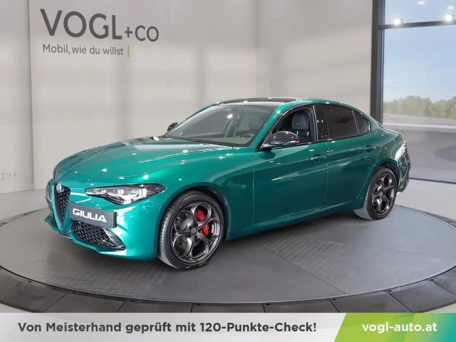 Alfa Romeo Giulia Q4 AT8