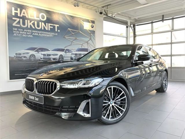 BMW 5 Serie 520 Luxury Line Sedan 520i