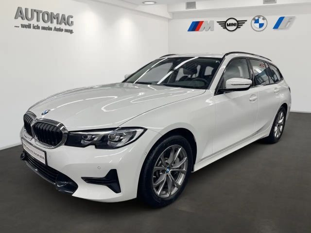 BMW 3 Serie 330 xDrive Sport Line Touring 330i