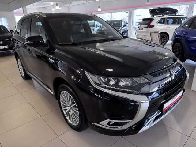 Mitsubishi Outlander PHEV 4WD