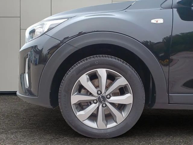 Kia Stonic 1,25 MPI ISG Silber