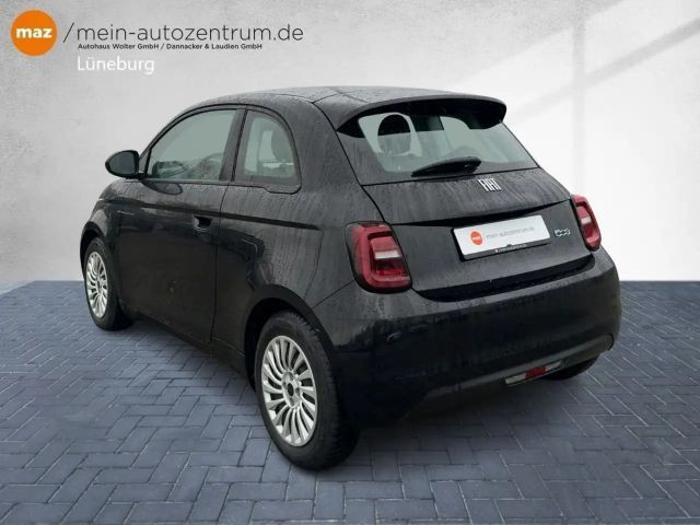 Fiat 500e Action