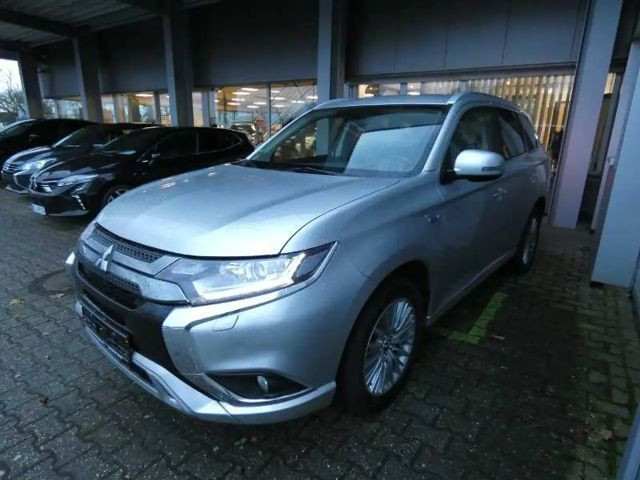 Mitsubishi Outlander PHEV 4WD MIVEC