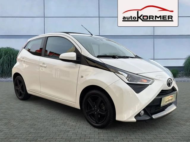 Toyota Aygo 1.0 VVT-i X-sky