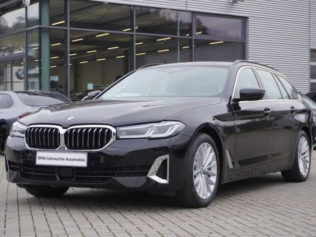 BMW 5 Serie 530 Luxury Line xDrive Touring 530d