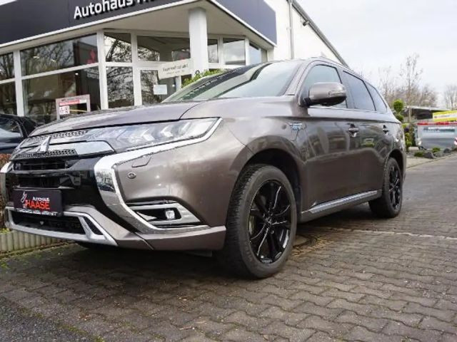 Mitsubishi Outlander PHEV 4WD MIVEC