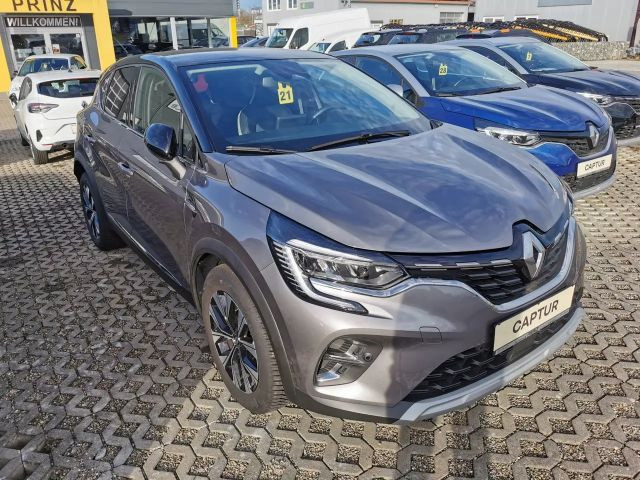 Renault Captur TCe 140 Hybrid Techno