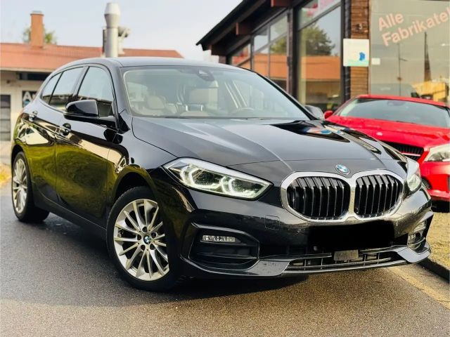 BMW 1 Serie 118 Sport Line Sedan 118d