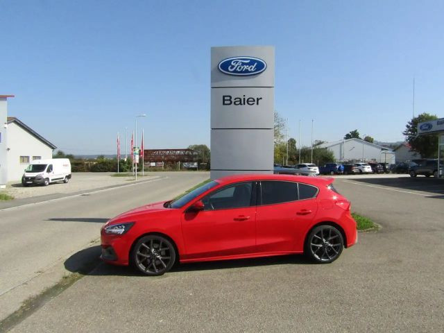 Ford Focus ST Line