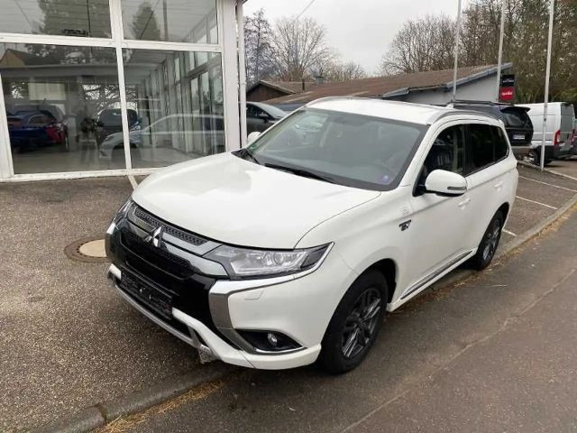 Mitsubishi Outlander PHEV 4WD