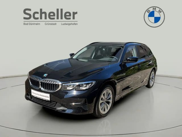 BMW 3 Serie 320 xDrive Touring Advantage pakket 320e