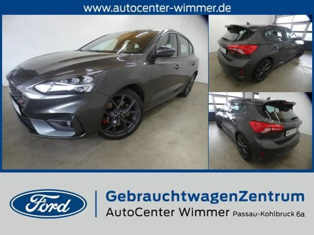 Ford Focus EcoBoost ST Line