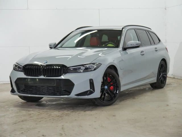 BMW 3 Serie 330 M-Sport xDrive Touring 330e