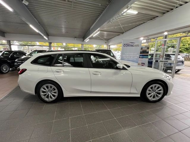 BMW 3 Serie 330 xDrive Touring Advantage pakket 330e