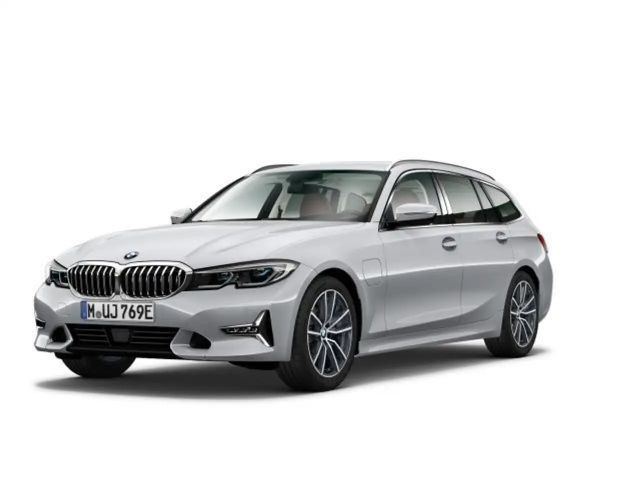 BMW 3 Serie 330 Luxury Line xDrive Touring 330e