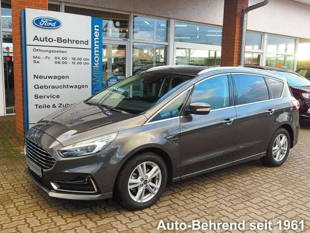 Ford S-Max Titanium