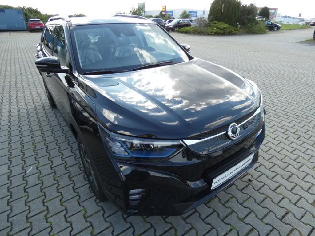 SsangYong Korando E-Motion Titanium Automatik Navi Sitzheizung Leder