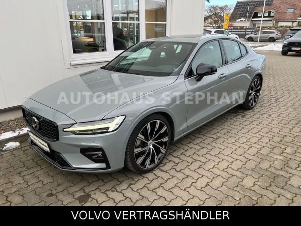 Volvo S60 AWD Ultimate Dark