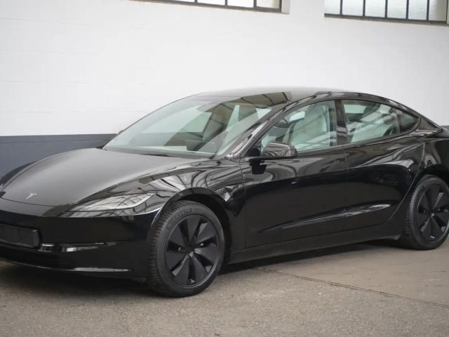 Tesla Model 3 Standard Range