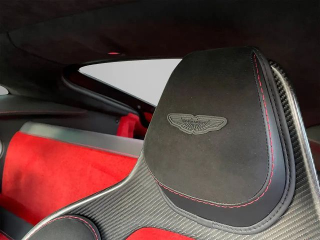 Aston Martin Vantage