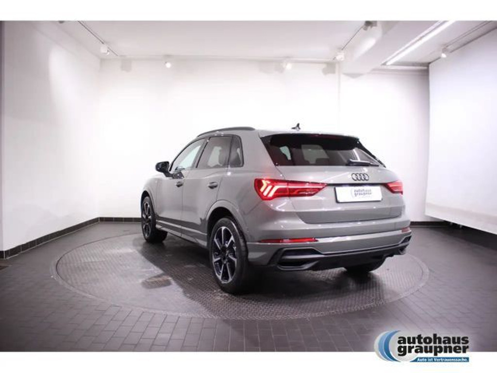 Audi Q3 S-Line S-Tronic 35 TFSI