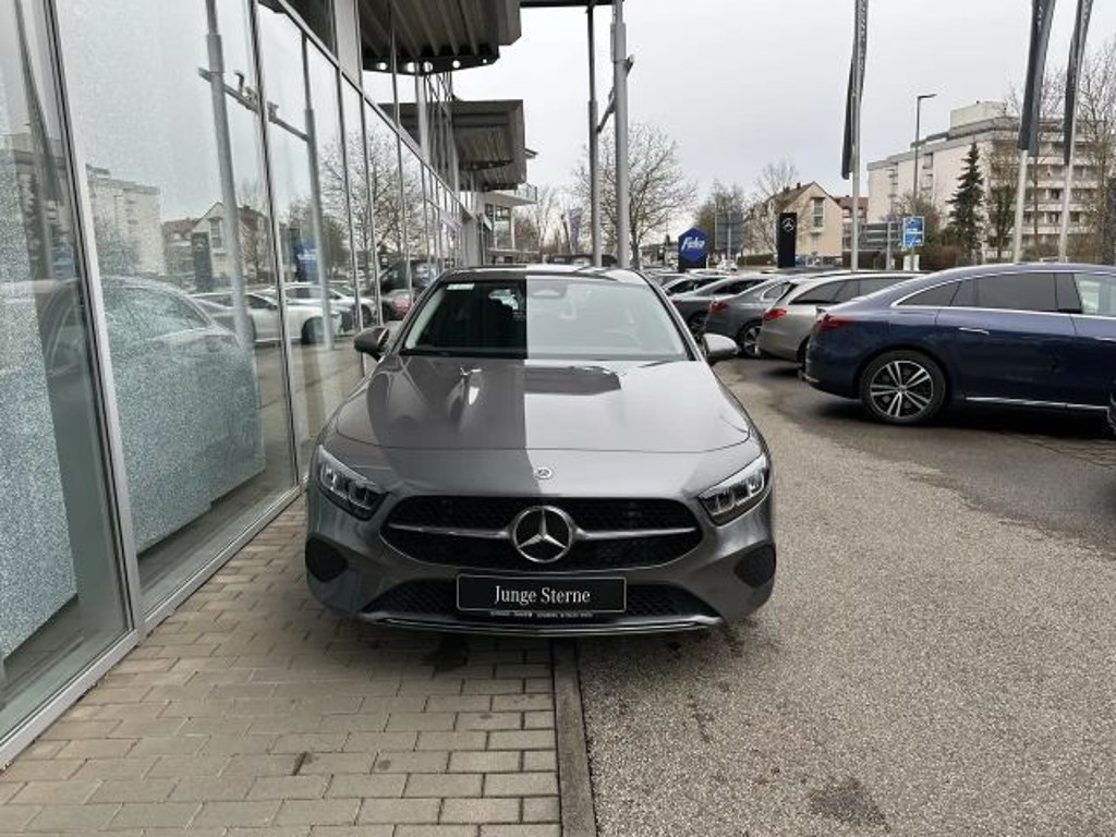 Mercedes-Benz A-Klasse A 180 A 180 Kompakt LED*CAM*MBUX*BURMESTER*TOTWINKEL
