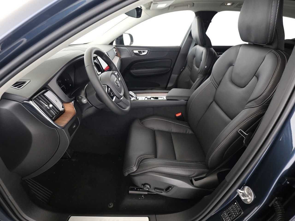 Volvo XC60 AWD Ultimate Dark