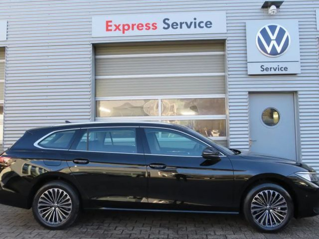 Volkswagen Passat DSG Variant 1.5 eTSI Elegance Elegance